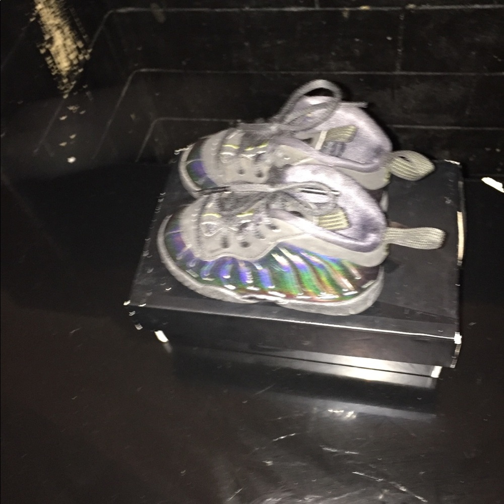 Sneakers (lil posites)